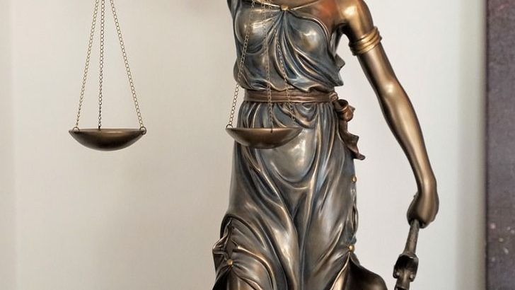 Magnetic Presence: The Zodiac Signs That Naturally Draw Others In