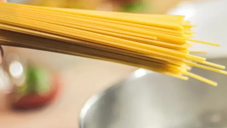 5 Tricks Restaurants Use On Food That Home Cooks Never Try