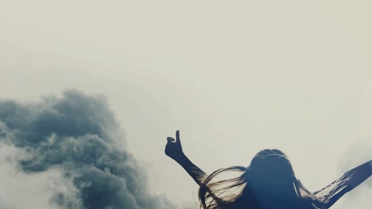 5 Zodiac Signs That Must Let Go Of The Past To Grow Stronger