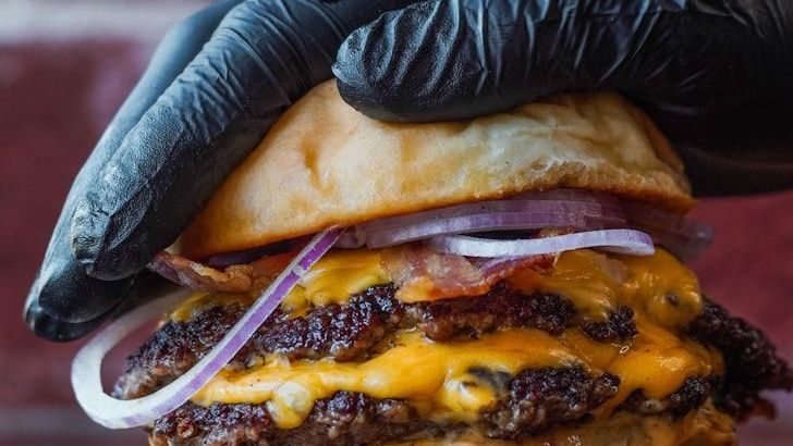 How George Motz Makes NYC’s Best Smash Burgers at Hamburger America