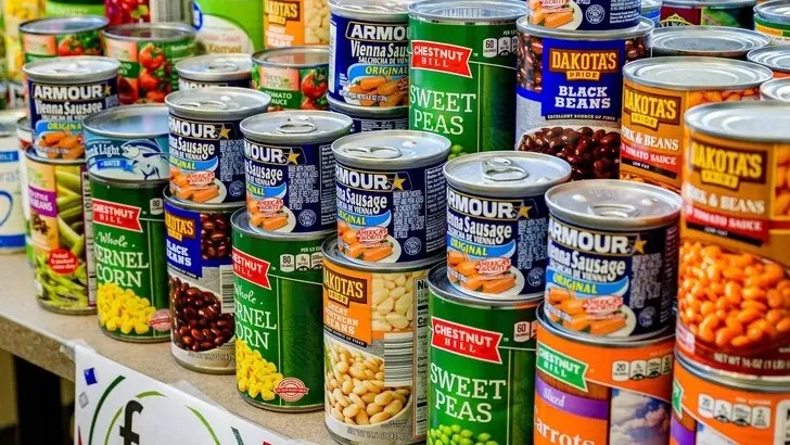 5 Canned Foods Chefs Always Keep In Their Pantry
