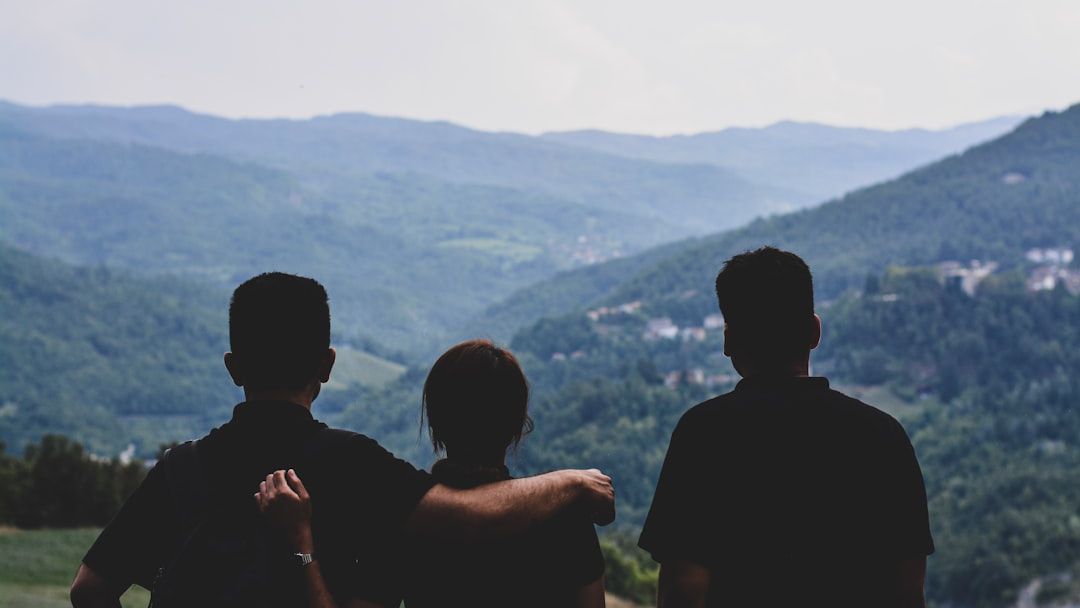 If You Are These 4 Signs, You Are About To Outgrow Your Friend Group