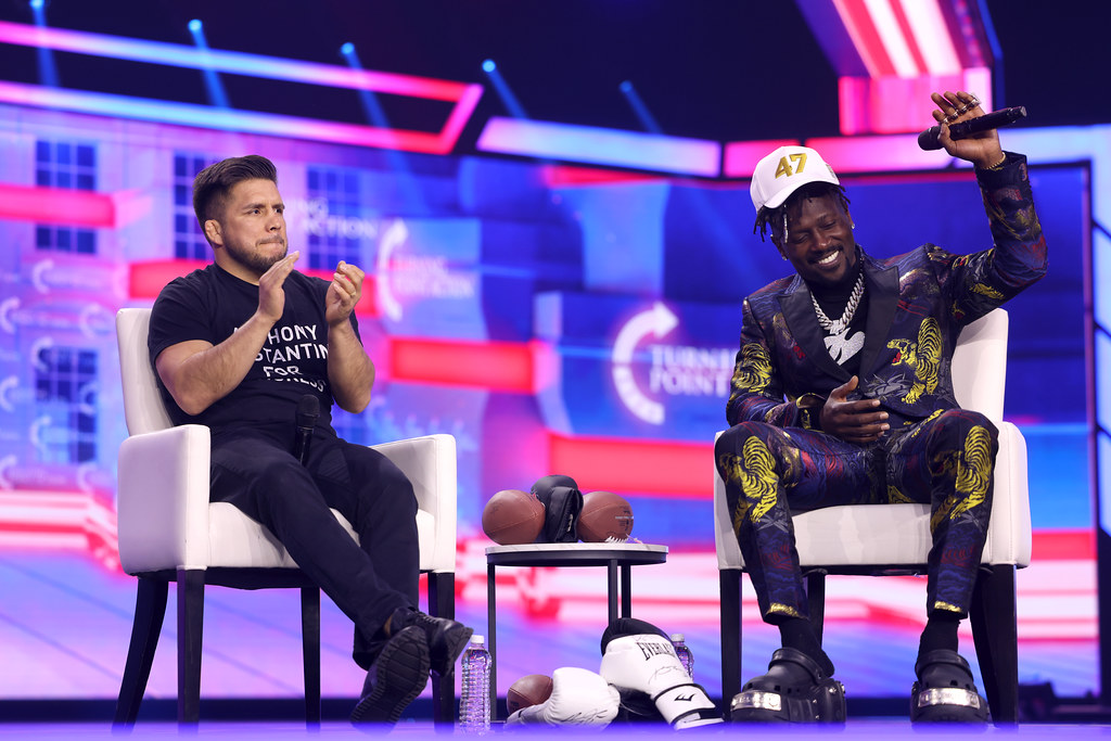 Antonio Brown, Facing Attempted Murder Charge, Allowed To Travel Across Florida