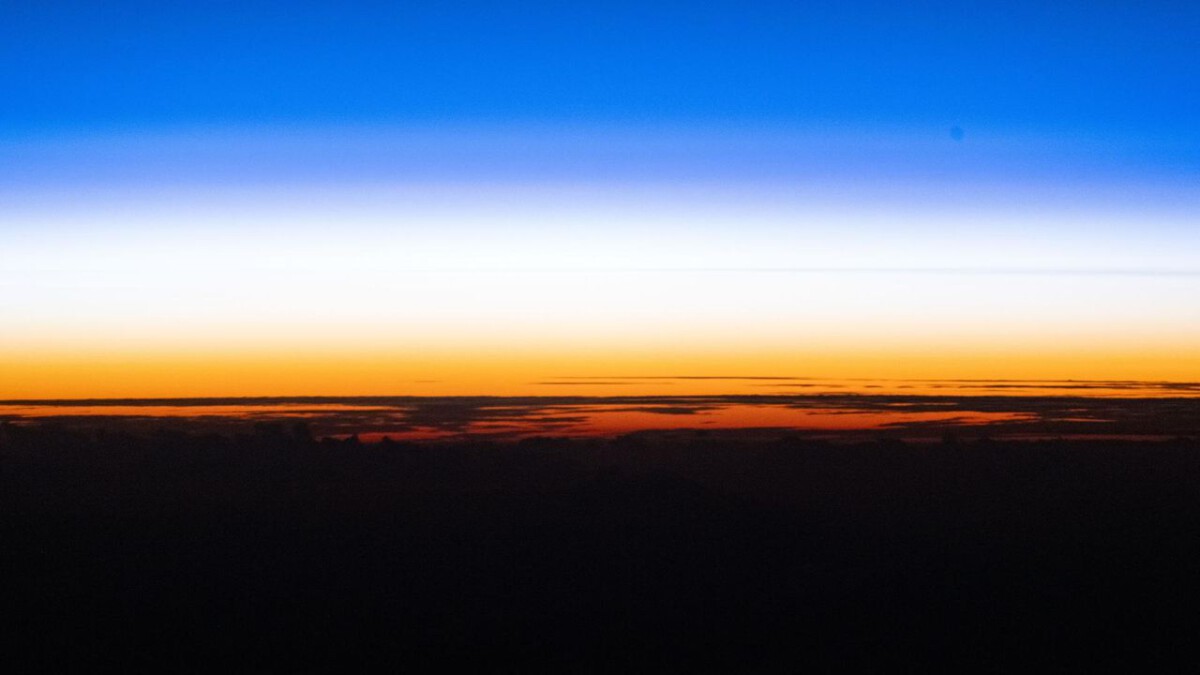 Astronaut sees sunset from space | Space photo of the day for Jan. 27, 2026