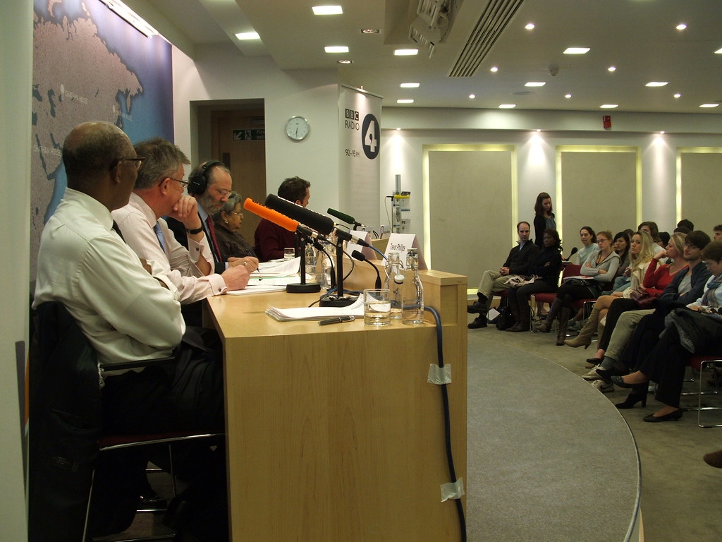 With funding deadline days away, lawmakers debate reforms to immigration enforcement