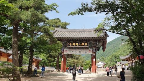 I Visited the 'Most Romantic' Town in Vermont: Why It Felt Like a Tourist Trap