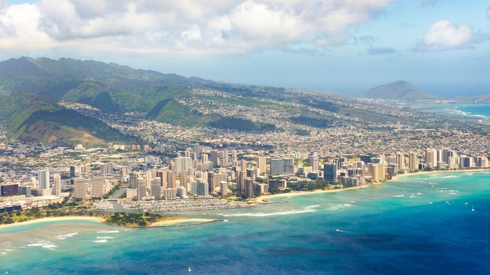 I’m a Remote Worker in Hawaii: The "Paradise" Reality That No One Posts on Instagram.