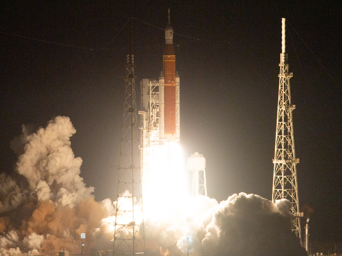 What time is NASA's Artemis 2 moon launch on April 1?