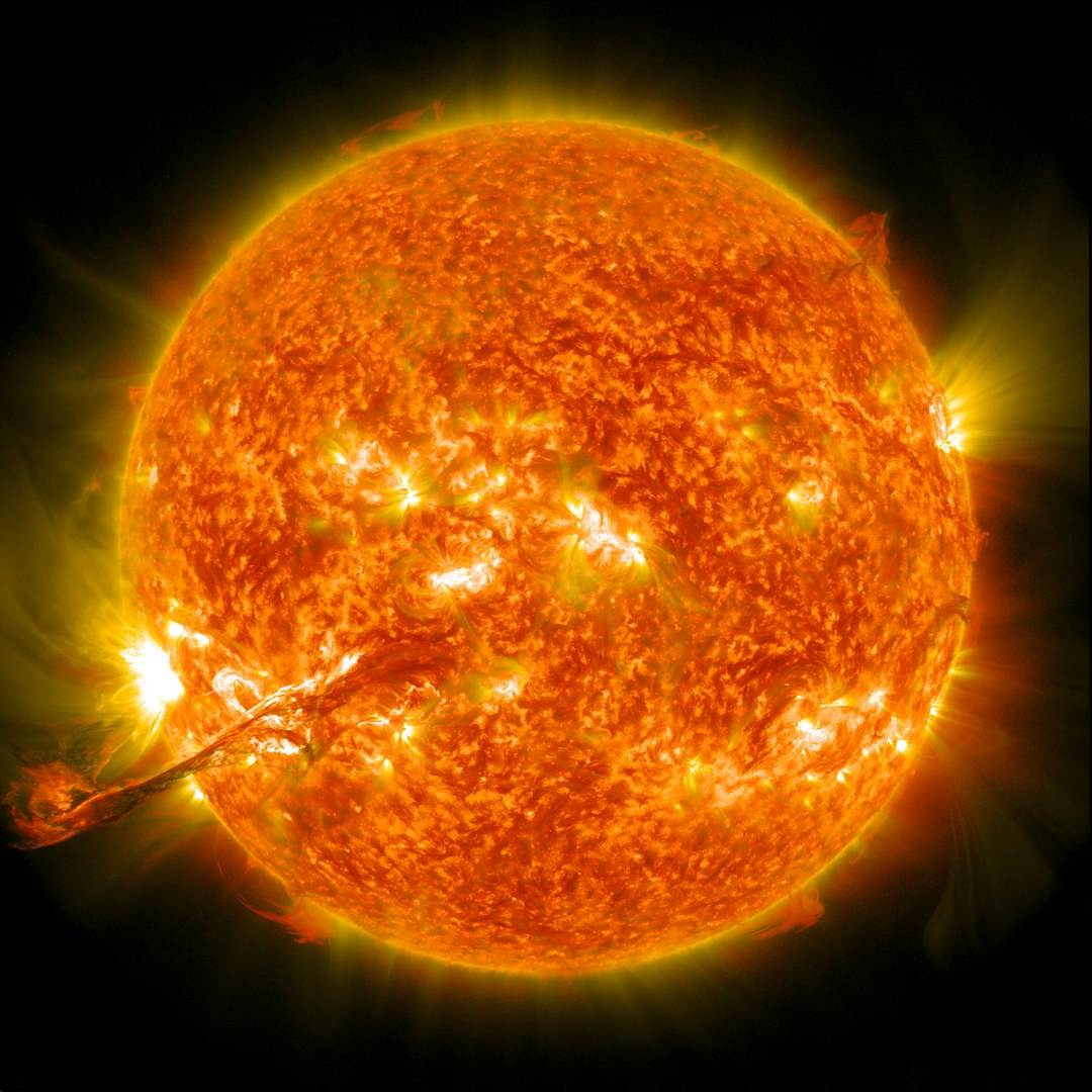 Powerful X-class solar flare triggers radio blackout ahead of Artemis 2 launch (video)
