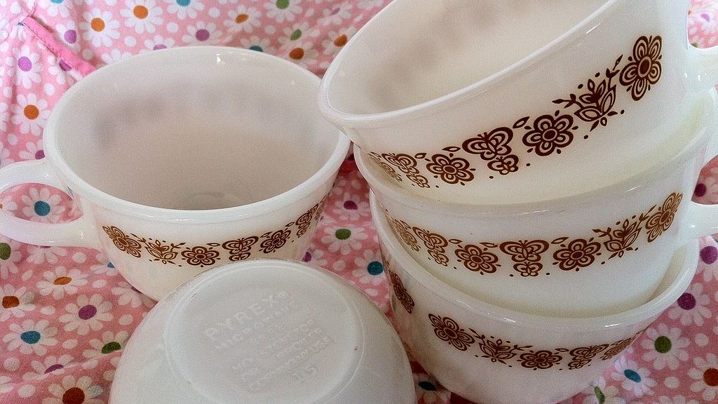 I'm an Antique Dealer: These 5 Pieces of 'Junk' in Your Attic Are Now Selling for $5,000