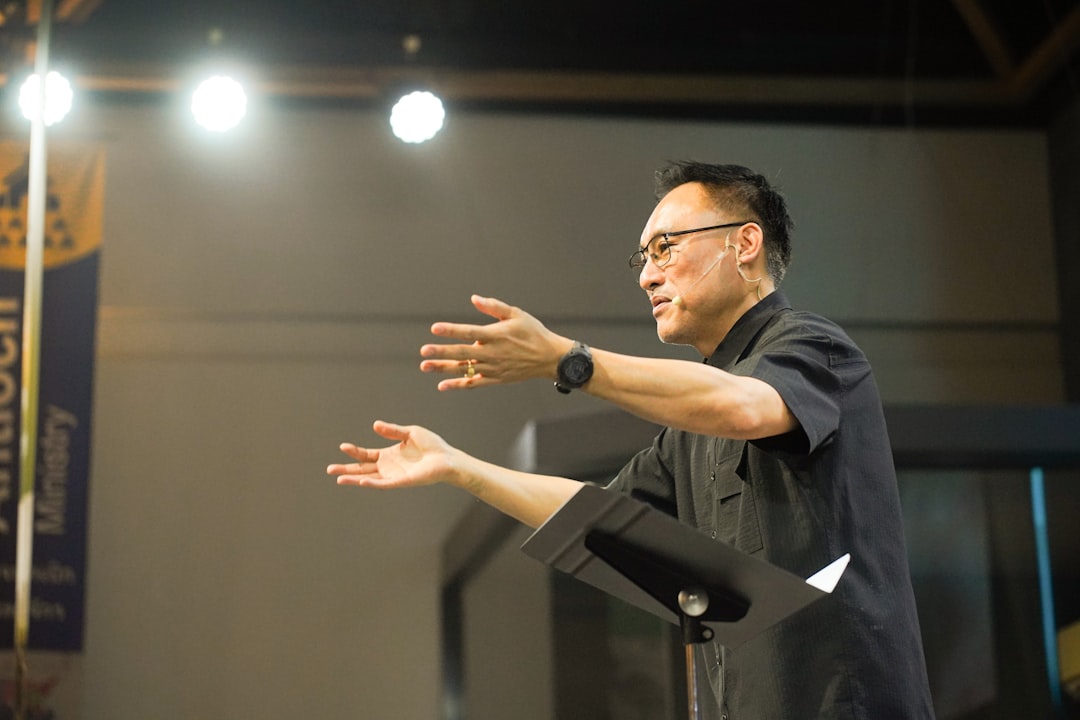 3 Leadership Behaviors That Will Make People Feel Seen, Valued, and Inspired