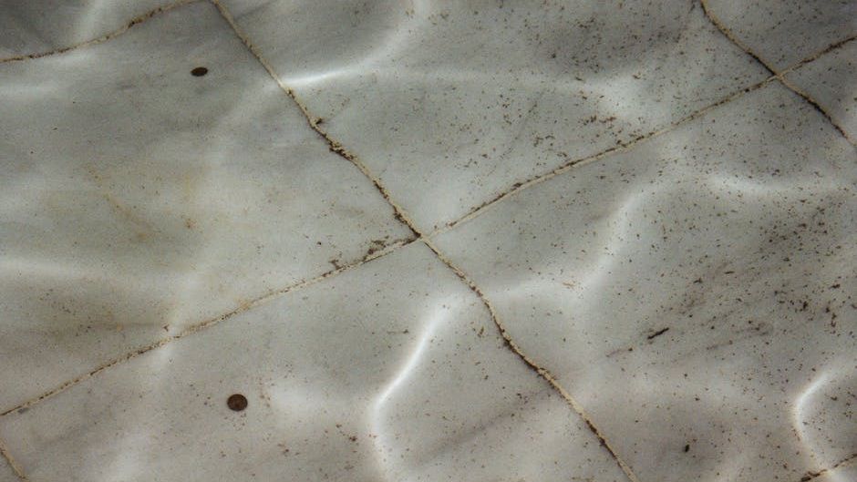 I’m a Hotel Manager: 3 Things You Must Check Under the Bed Before You Unpack