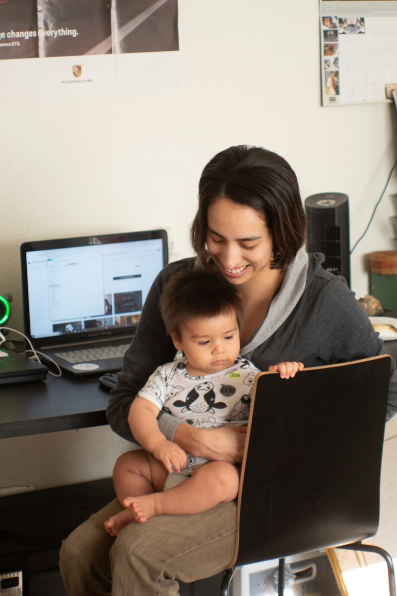 Workplaces are pushing out working mothers—and paying the cost
