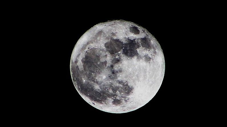 The May New Moon Will Bring a Financial Windfall for These 3 Lucky Signs