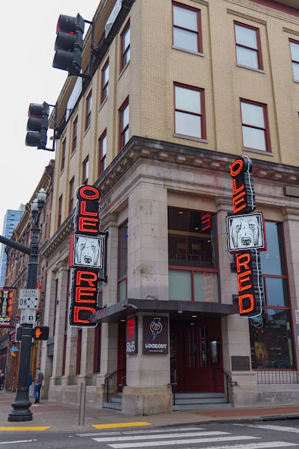 Chase Sapphire’s newest perk isn’t points or lounge access. It’s dinner on stage at the Grand Ole Opry