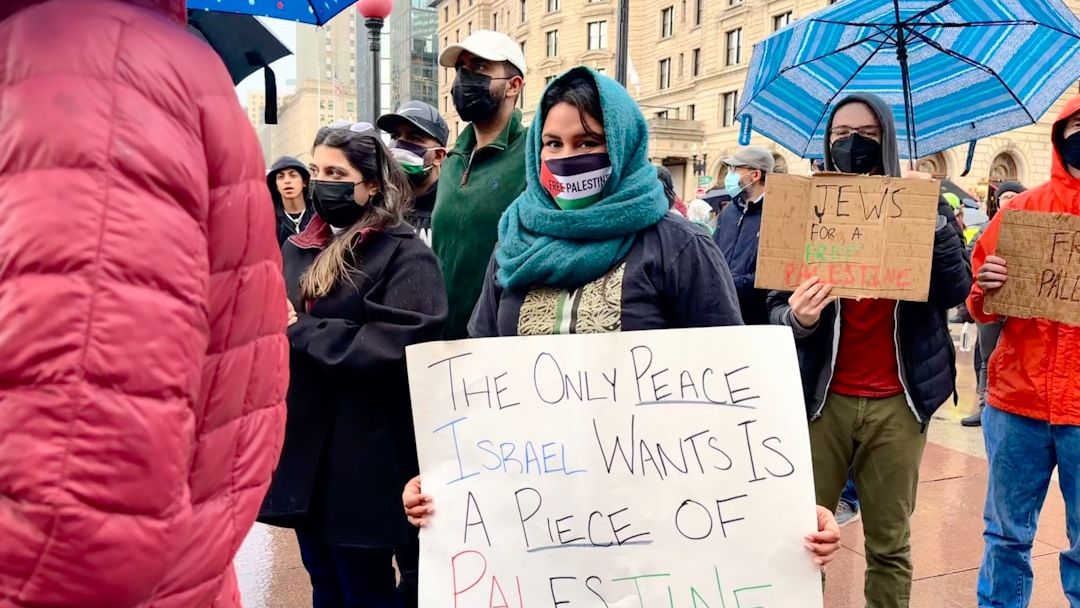 Samsung workers protest over huge pay gap with SK Hynix, threaten long strike