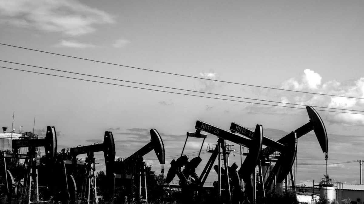 Oil prices rise as U.S. and Iran appear locked in a costly stalemate