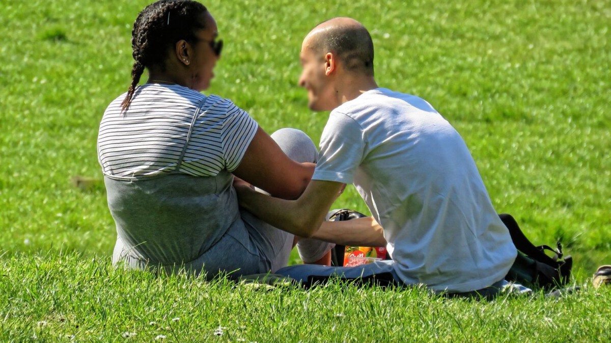 The 'Hard Reset': Why 3 Signs Are About to Delete Their Social Media and Flourish.