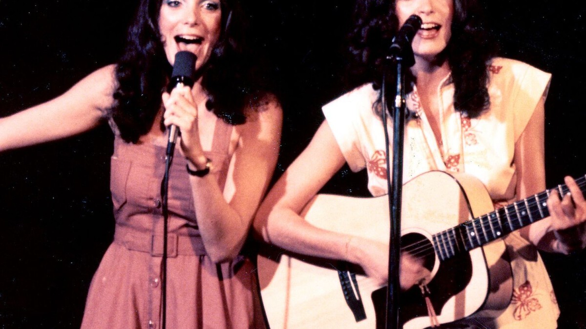 Bob Odenkirk&rsquo;s Musical Comedy and Late Night Changes Shake Up Talk Shows