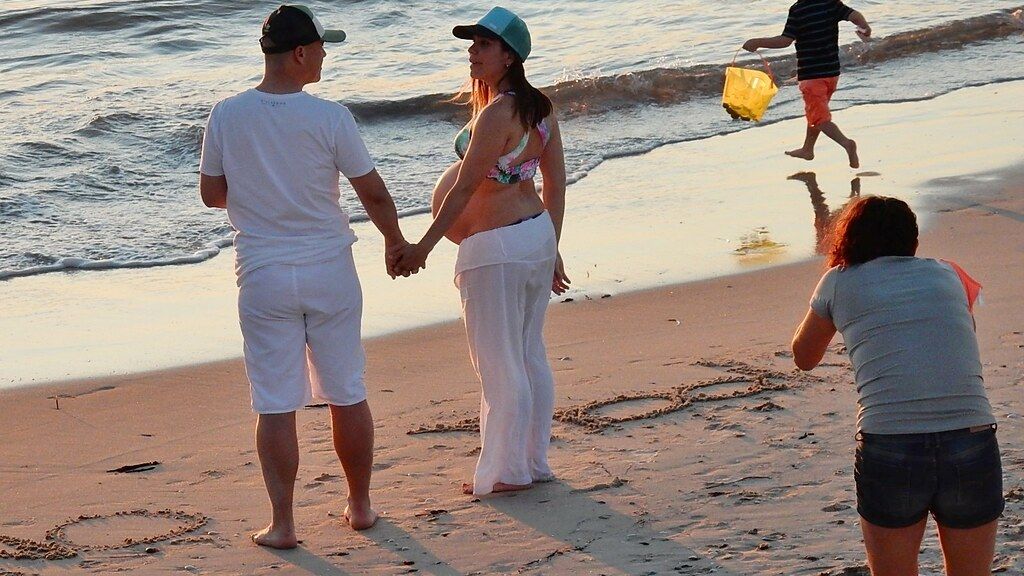 Photos: Reba John and Joemon Joseph look adorable in pregnancy photoshoot
