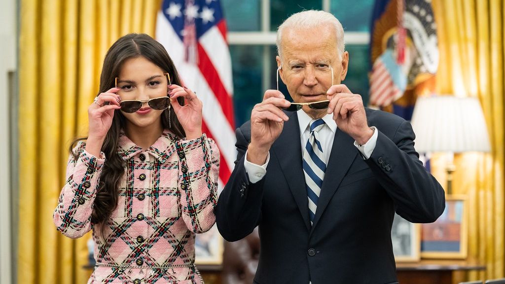 Olivia Rodrigo&rsquo;s New Album Draws Inspiration from Sex And The City Characters