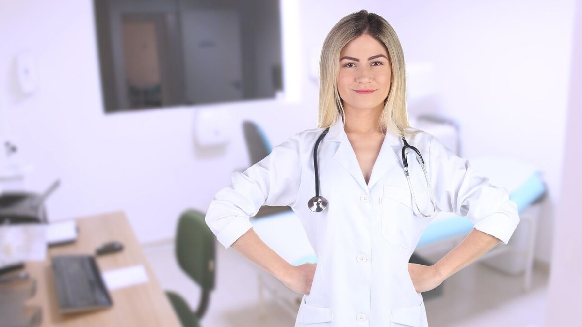 GP shares plea over health issue she hears 'every single day' from women in their 30s and 40s