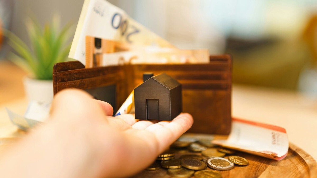 May Mortgage Outlook: Rates Stable but Braced for Shocks