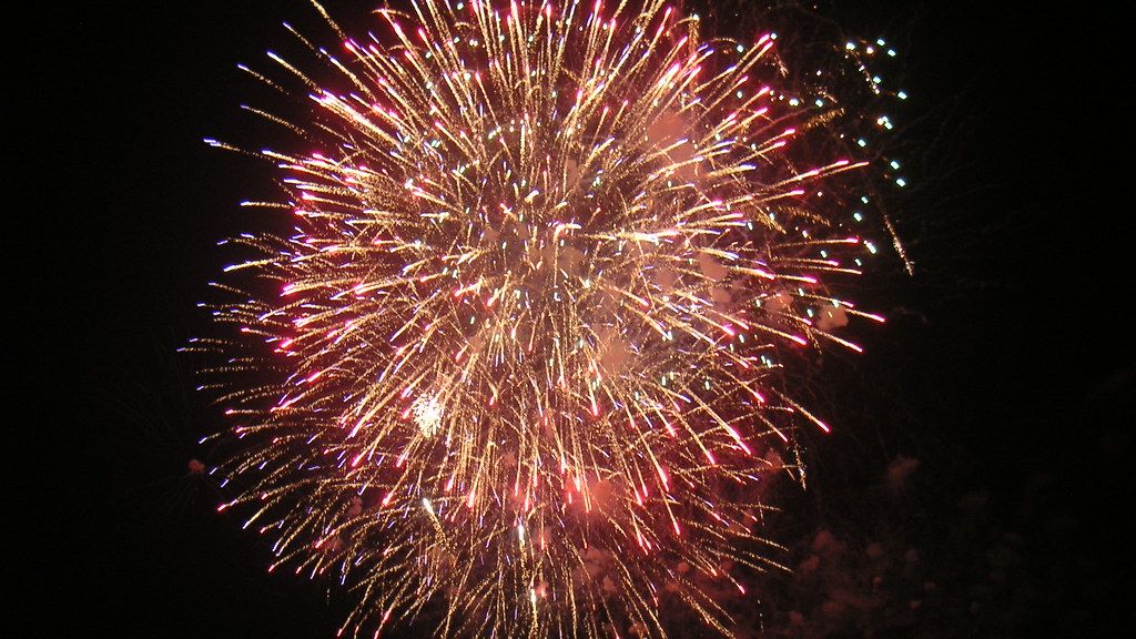 Blast at fireworks factory in China kills 21: Report