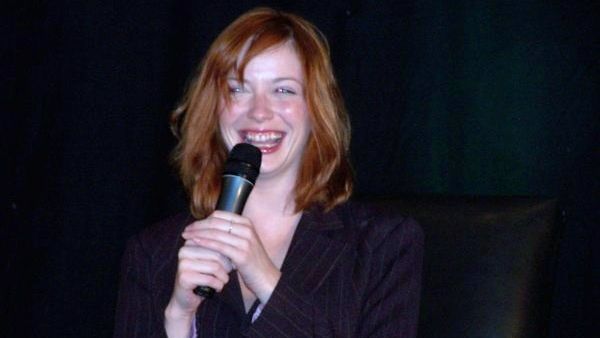 Christina Hendricks’ Three-Word Update Quietly Pulls in Over 11,000 Likes