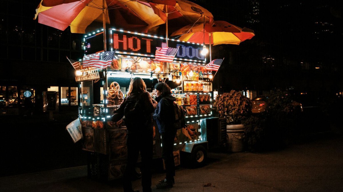 Hot dog stand 'turf war' sparks brawl in West Hollywood