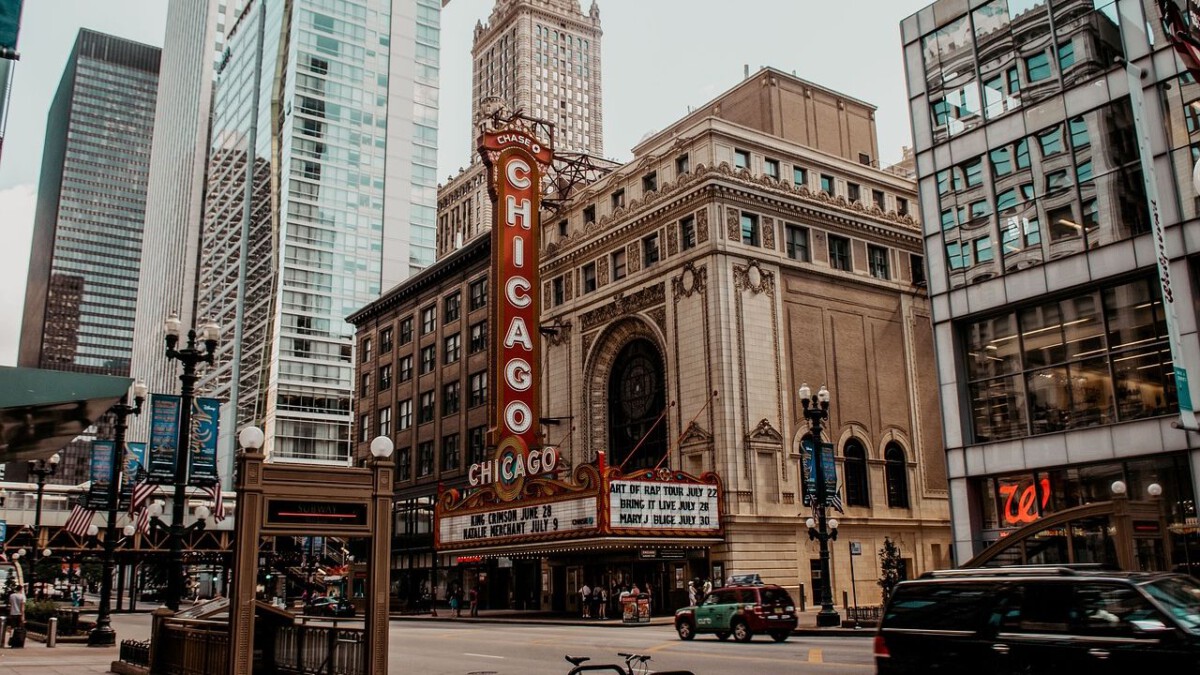 Chicago landlord loses $40,000 to alleged scammer