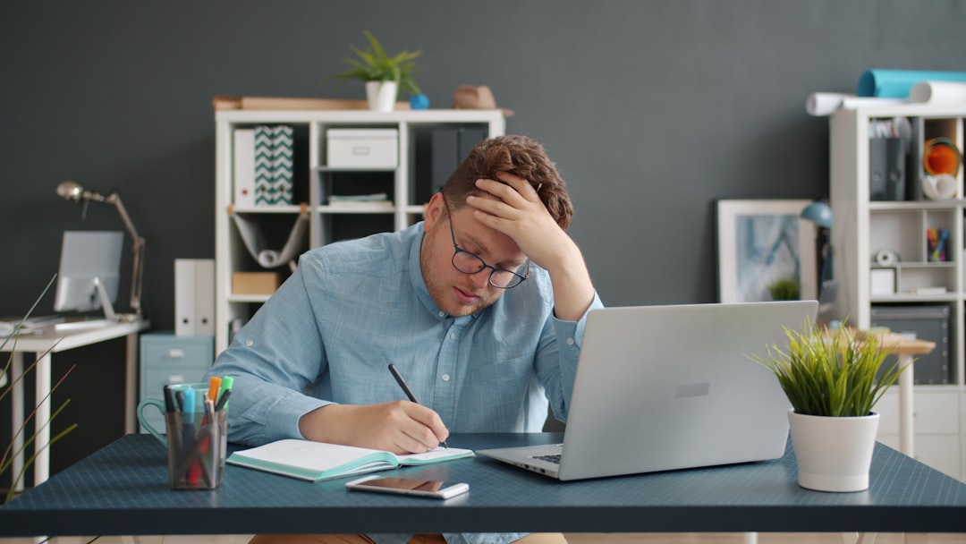 5 Signs You’re Not Lazy - You’re Actually Functioning Under "High-Strung" Burnout.