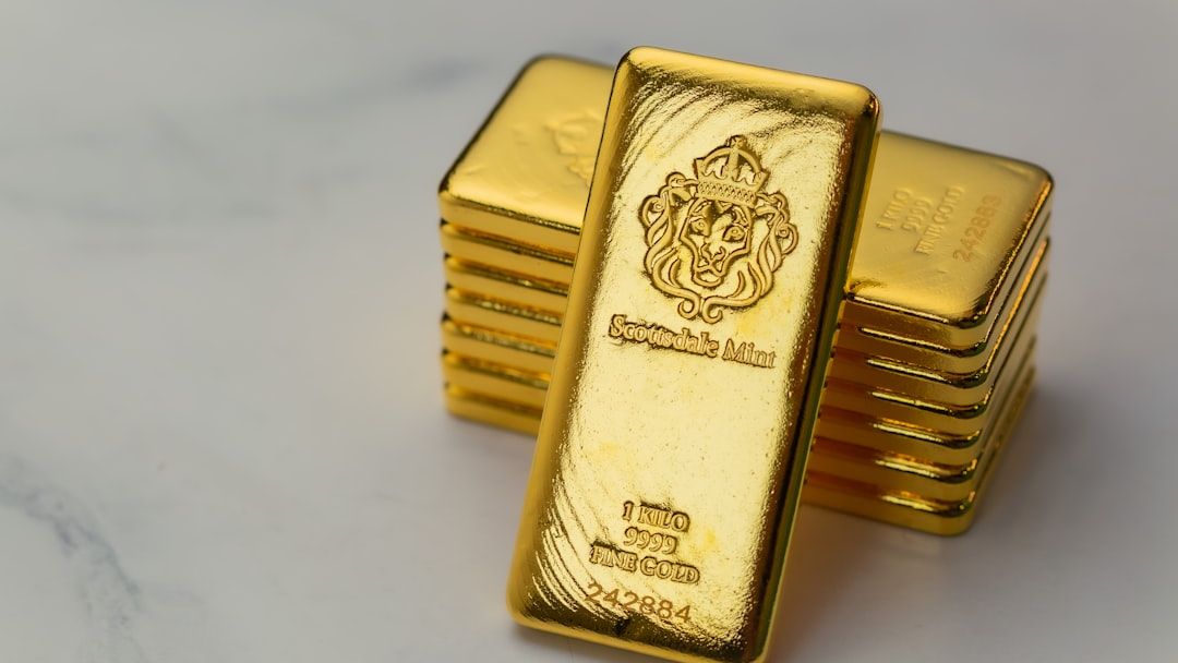 Gold rallies past ₹1.63 lakh amid global uncertainty, weaker rupee