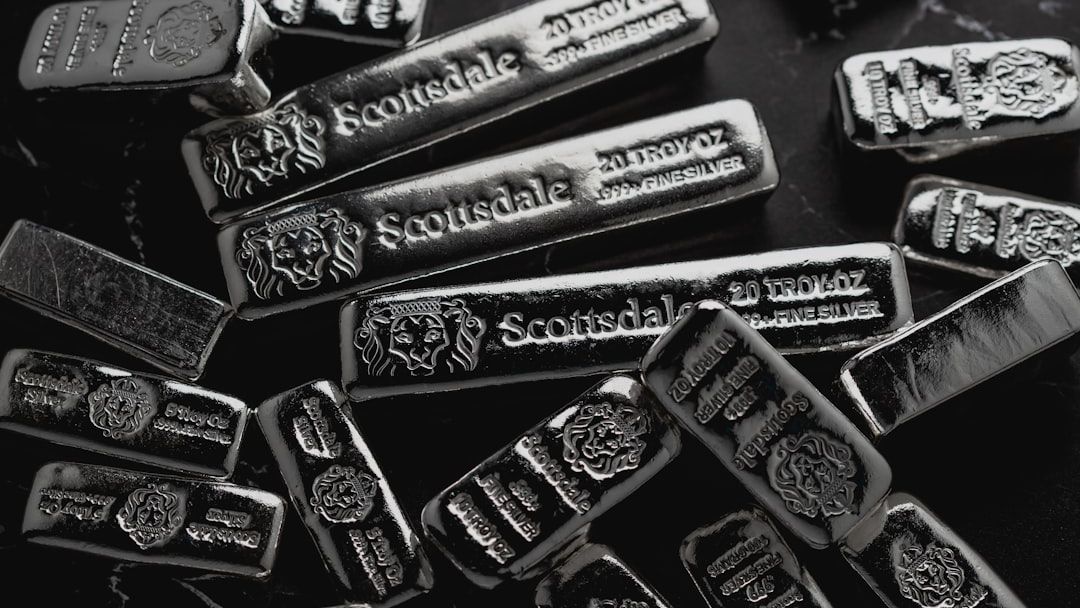Silver futures slump nearly 6% to ₹2.74 lakh/kg as global selloff deepens