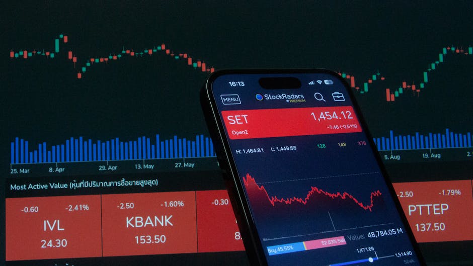 Sensex today | Stock Market Live Updates: Sensex pares early gains, Nifty below 23,700; metal & oil stocks weigh, IT stocks lead