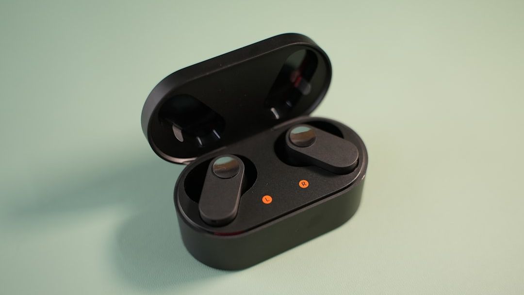 Stop Language Barriers from Ruining Your Trip – Translation Earbuds Seniors Trust