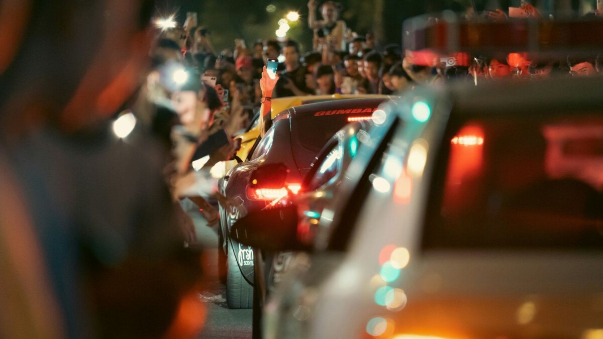 Oakland driver kills 3, injures 5 after driving into crowd