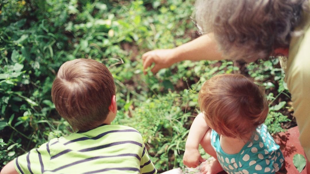 10 Things You Can Do With Your Grandkids This Summer to Keep Them Busy and Off Screens