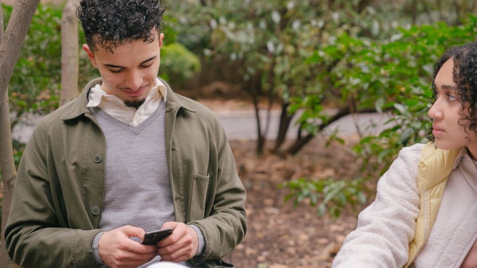 Why Online Dating Conversations Start Strong but Quickly Fade Away
