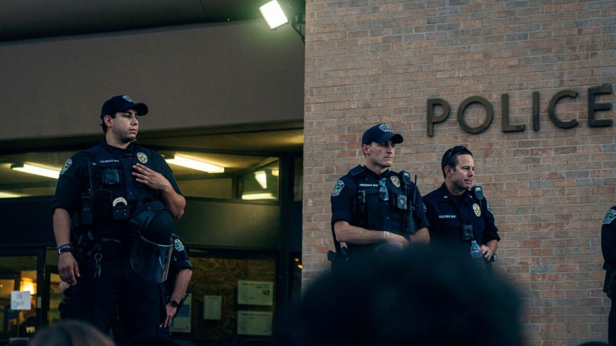 3 people in custody after 4 injured in shooting spree across Austin, Texas