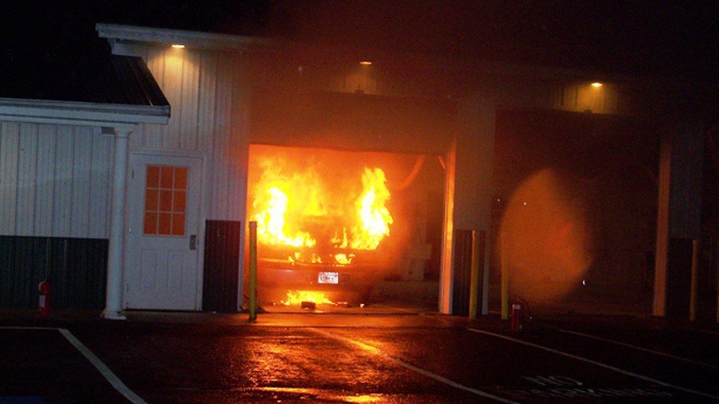 Fire erupts in garage of Orange County home