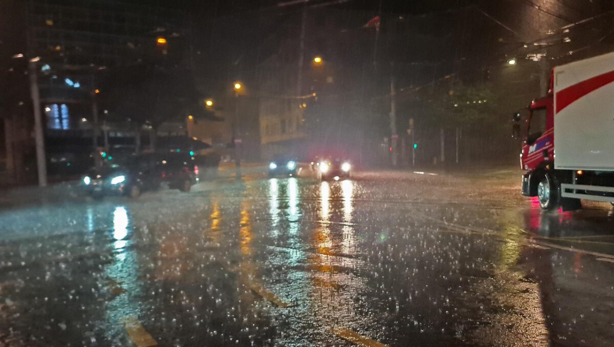 Heavy rain disrupts life, commute in Karnataka
