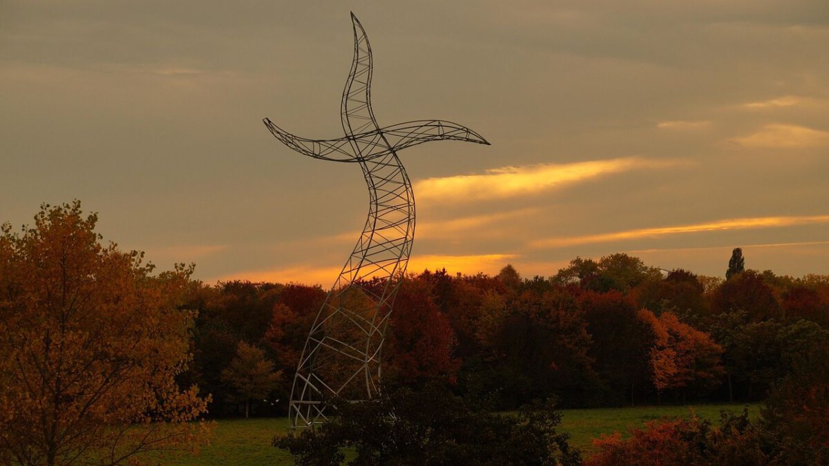 Silent Hum Science: What’s Actually Causing the Low-Frequency Noises Reported in the Midwest?