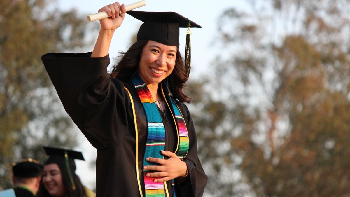Arizona college president booed after AI bot malfunctions, skips graduates names